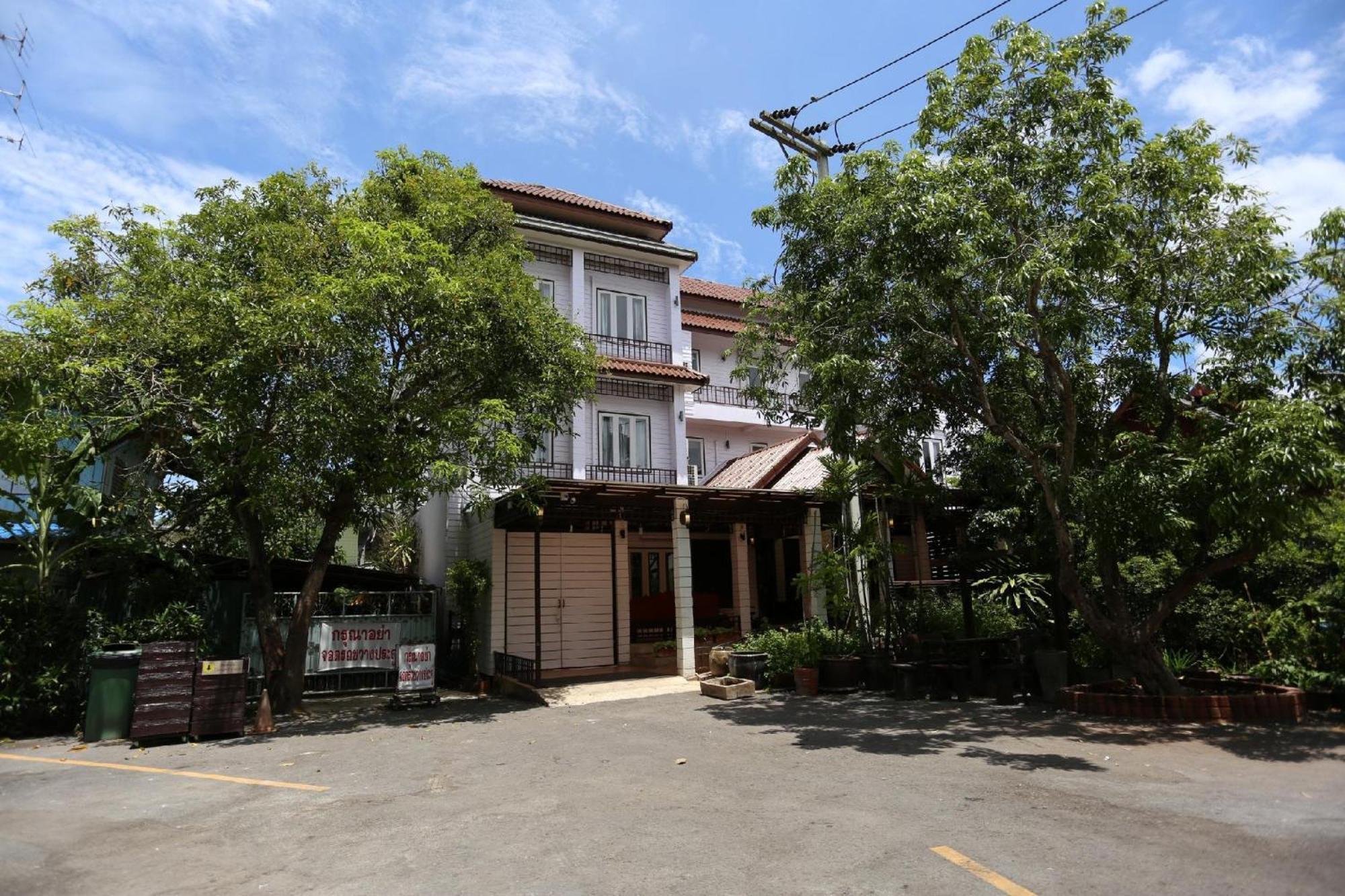 Thanicha Resort Amphawa Samut Songkhram Exterior photo