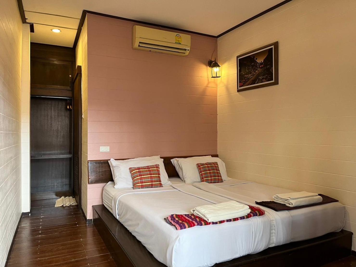 Thanicha Resort Amphawa Samut Songkhram Room photo